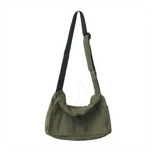Bolso de Hombro Ajustable Verde Oliva Moderno con Diseño Geométrico y Correa Negra, Diseño Tejido, Proveedor OEM - Product Image 1