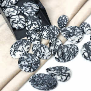 Cabujón de Cristal de Hornblenda Natural con Reverso Plano, Tamaños y Pesos Variados, Gema Suelta Natural para Joyería y Artesanía con Cristales - Product Image 3