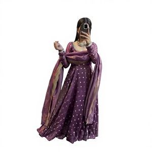 Traje de fiesta vintage con pantalón y dupatta, bordado de hilo pesado y lentejuelas, largo hasta el suelo, de secado rápido - Product Image 1