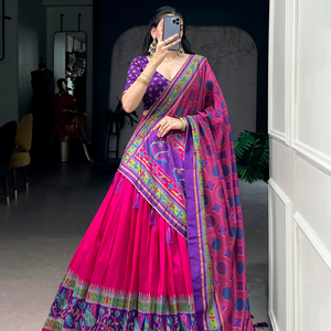 Ensemble de lehenga imprimé spécial fête avec dupatta Gotta Patti - Product Image 1