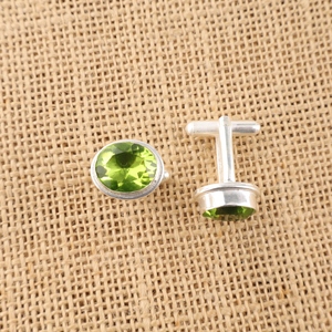 Gemelos Niharika Gems hechos a mano en India con peridoto verde, diseño de diseñador, chapados en plata de ley 925, con engaste tipo canal. - Product Image 2