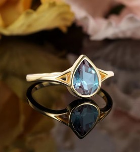 Bague de fiançailles en or 14 carats et argent sterling 925 avec alexandrite taille poire, pierre précieuse à changement de couleur, bijou vintage pour mariage, fête ou cadeau - Product Image 6