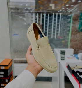 Mocasines Negros Personalizados para Hombre con Cierre de Hebilla en la Puntera, Correa en el Tobillo, Duraderos, Antideslizantes, Ecológicos, Transpirables, de Goma - Product Image 2