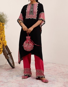 Beautiful New Style Dubai Kaftan for Women Hand Work Kaftan Traditional Islamic Clothing and Accessory Designed for Muslims - Product Image 5