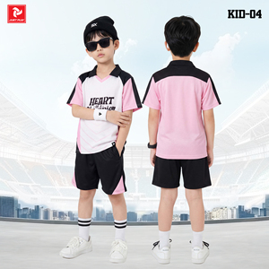 JUST PLAY Ensemble de maillot de sport pour enfants, manches courtes, rose, noir, polyester, short en maille respirante, imprimé lettres, KID-04 - Product Image 1