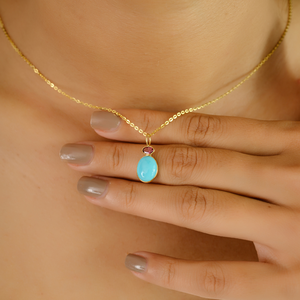 Pendentif élégant au design classique serti de pierres turquoise et tourmaline rose en or jaune 18 carats, bijou minimaliste à deux pierres pour un usage quotidien - Product Image 2
