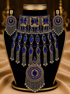 Ensemble de bijoux tribaux afghans Kuchi faits à la main, collier ras du cou vintage avec miroir et pièces de monnaie, boucles d'oreilles, accessoires de mariée traditionnels - Product Image 3