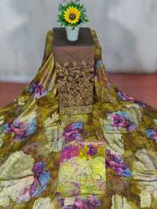 Tela de Vestido para Fiesta de Boda, Diseño Floral con Base Negra, Estilo Somalí Fransawi Jacquard, de The Timeless Grace - Product Image 2