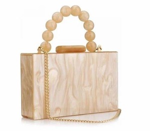 Sac à main personnalisé en résine ILAHI fait main avec chaîne, motif à carreaux imprimé en sérigraphie, noir - Product Image 1