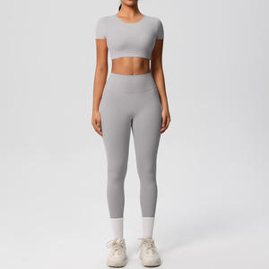 Ensemble de yoga 4 pièces pour femmes, respirant, en nylon et élasthanne, avec soutien-gorge de sport et leggings découpés avec précision, vêtements de sport, personnalisation OEM, vente en gros - Product Image 1