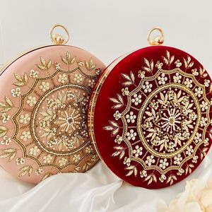 กระเป๋าคลัทช์งานปักคริสตัลเพชรประดับมุกสำหรับงานเลี้ยงงานแต่งงาน ทำมือ สวยงาม - Product Image 5