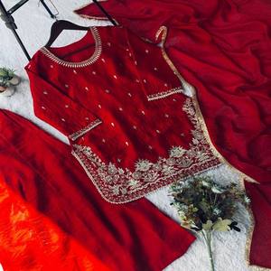 Conjunto de Kurta y Palazzo para Mujer VASTRA COTTAGE con Bordado de Lentejuelas, Micro Dupatta Elegante para Fiestas y Eventos - Product Image 1