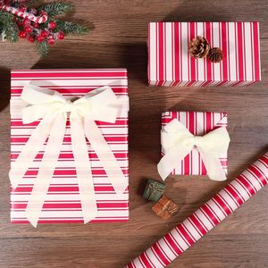 Papier d'emballage de Noël classique rayé rouge et blanc, rouleau de 17 pouces x 33 pieds, pour les fêtes d'hiver, papier d'emballage - Product Image 3