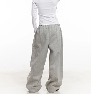 Pantalon de survêtement gris pour homme, coupe large, taille élastique avec cordon de serrage, en coton tricoté, style streetwear décontracté pour l'automne - Product Image 2