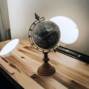 Globe terrestre sur base en bois GL5 - Product Image 1