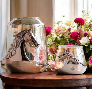 Boîte à mouchoirs en métal Glam avec tête de cheval, faite à la main, accessoire décoratif pour la maison, le bureau ou la table - Product Image 1