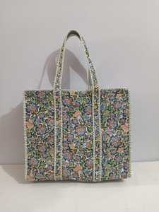 Sac matelassé en coton fait main avec un design textile élégant pour le shopping, les voyages, la mode, les cadeaux, l'usage quotidien et la vente en gros - Product Image 3