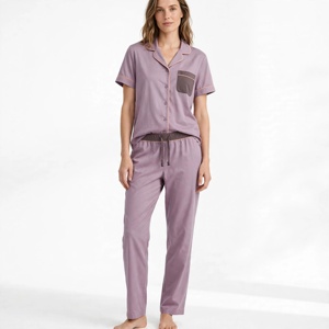 Conjunto de pijama morado de manga corta para mujer, top con botones y cuello con muescas y pantalones largos con cordón - Product Image 1