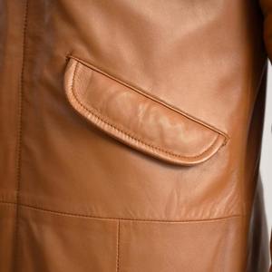 Chaqueta de Cuero Genuino para Hombre con Capucha, Abrigo Cálido de Invierno con Forro de Borrego, Ropa Exterior Casual de Moda para Motociclista, Personalizada OEM Moderna - Product Image 6