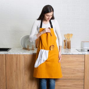 Tablier moutarde pour femme avec poche avant et bretelles réglables - Product Image 4
