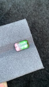 Pierre précieuse naturelle de tourmaline pastèque bicolore, taille émeraude, pierre brute certifiée IGI, couleur claire pour la fabrication de bijoux fins - Product Image 5