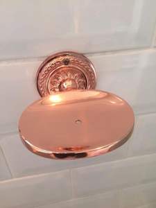 Élégante porte-savon en métal pour évier de salle de bain avec design de drainage pour garder le savon au sec et propre - Product Image 3