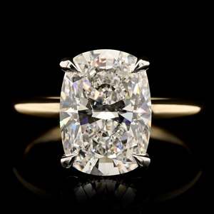 Fournisseur de bijoux de créateur VVS DIAM – Bague en or 14K 18K avec moissanite, taille coussin allongée, halo caché, griffes d'aigle, bagues tendance - Product Image 5