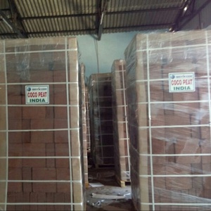 Bloque de Turba de Coco de Alta Calidad, 5 kg, Bajo Contenido de CE, Expansión de 75 Litros/5 kg | Fabricante y Exportador de la India - Product Image 2