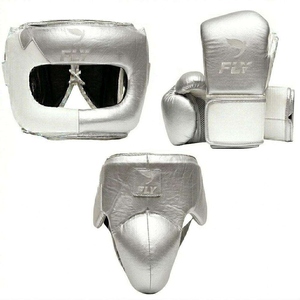 ชุดอุปกรณ์ชกมวย Super Lace Fly สำหรับการฝึกซ้อมและการแข่งขันระดับมืออาชีพ ทำจากหนังวัวแท้ พร้อมอุปกรณ์ป้องกันศีรษะและอวัยวะเพศชาย - Product Image 4
