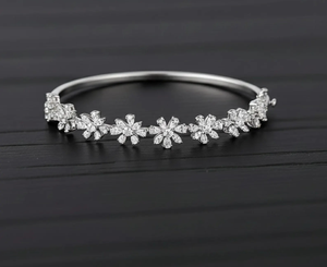 Brazalete de Plata de Ley 925 con Diamantes de Moissanita, Hermoso Regalo Personalizado para Ella - Product Image 3