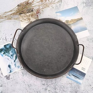 Plateau décoratif rond en métal le plus vendu avec poignées en bois, finition rustique galvanisée, emballage monopièce - Product Image 2