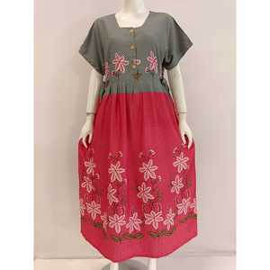 ชุดเดรสผ้าเรยอนสำหรับผู้หญิงชุดเดรสผ้าเรยอนพิมพ์ลายดอกไม้แขนสั้นยาวถึงเข่าสไตล์ลำลองพร้อมเชือกผูกแบบนุ่มและนิรภัย - Product Image 1