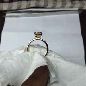 Anillos de Diamantes Cultivados en Laboratorio de Forma Ovalada Elegante, Joyería de Compromiso Moderna y Sostenible con Gemas Éticas y Estilo Sofisticado - Product Image 2