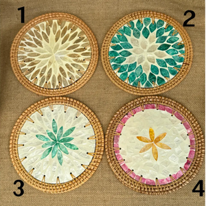 Posavasos de Ratán Tejidos a Mano con Incrustaciones de Mosaico Floral para una Decoración de Mesa de Lujo - Product Image 4
