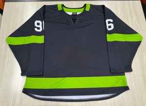 Uniforme de Hockey sobre Hielo Personalizado Unisex de Alta Calidad con Logotipo Bordado o Impreso en Toda la Superficie por Sublimación - Product Image 2