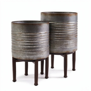 Jardinière élégante en galvanisé à corps rond, idéale pour les intérieurs rustiques, les cuisines de campagne et les espaces extérieurs de fermes. - Product Image 1