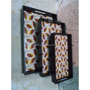 Juego de bandejas de servir de madera de mango hechas a mano con estampado botánico tropical de flamencos, bandejas decorativas de madera para desayuno y servicio. - Product Image 4