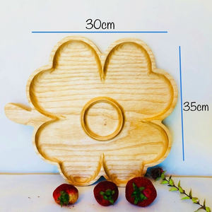 Plateau de service en bois de caoutchouc écologique en forme de fleur avec poignée, plateau décoratif en bois pour table basse, café, thé et collations - Product Image 3