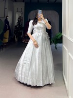 Gaun Lehenga Choli Sutra Tradisional India Pakistan untuk Wanita, Panjang hingga Lantai, Model Longgar, Pakaian Pernikahan, Bordir Putih