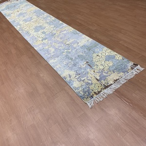 Tapis de couloir moderne en laine TRO-0246, motif abstrait bleu soyeux, tapis de luxe contemporain noué à la main - Product Image 5