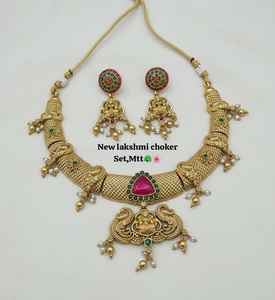 ชุดเครื่องประดับเจ้าสาวแบบดั้งเดิมลายดอกไม้สำหรับงานหมั้นและงานแต่งงาน ประกอบด้วยสร้อยคอแบบโชคเกอร์ ต่างหูแบบจุมก้า ชุบทอง ประดับด้วยโลหะผสมและเพชรซิร์คอน - Product Image 1