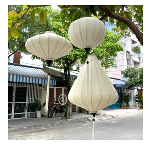 Farol de Seda y Bambú Hecho a Mano, Accesorio Decorativo con Estructura de Bambú Natural para Decoración de Interiores y Estilismo del Hogar - Product Image 1