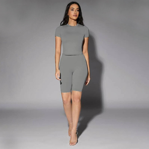 Conjunto de Shorts y Body de Manga Corta con Cuello Redondo, Color Sólido, Sin Costuras, para Mujer, Minimalista, Ligero, de Spandex y Poliéster, para Verano - Product Image 2