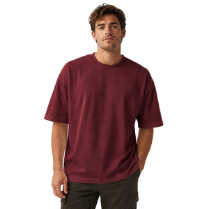 Camiseta de Hombre con Logotipo Personalizado en la Parte Delantera, 240 GSM, 100% Algodón, Cuello Redondo, Hombros Caídos, Impresión Serigrafiada, Antiencogimiento - Product Image 2