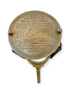 Reloj de arena oscilante sobre trípode de madera (5 minutos)-ST33 - Product Image 2