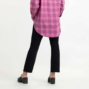 Jeans en denim bleu authentique pour femmes, tissu de qualité supérieure, fournisseur de production OEM - Product Image 2