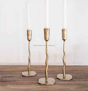 Candelabro martillado de metal vintage hecho a mano, soporte de hierro creativo para decoración del hogar para bodas y Navidad - Product Image 1