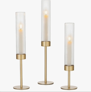 Porte-bougie en métal doré, style hurricane, grand chandelier moderne, fait main, écologique, durable, pour centre de table - Product Image 1