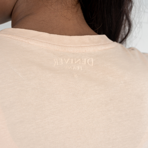 Camiseta de manga corta para mujer, color gris, cuello redondo, corte regular, 100% algodón jersey, ropa casual para todas las estaciones, hecha en Bangladesh. - Product Image 5