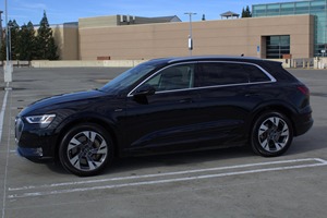 Audi e-tron quattro Premium Plus 2022 - Product Image 3